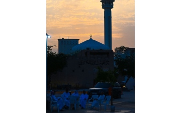 الصورة: جلسة من زمن الطيبين