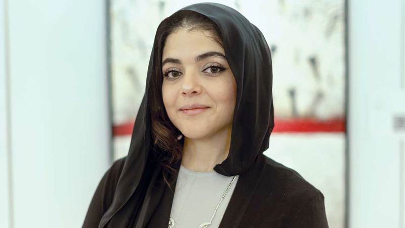 جيهان حبشي: حرصتُ على إيجاد السكون في الجزء الأسفل من العمل، للتعبير عن سكون الخريطة، مقابل المشهد الصاخب في أعلى اللوحة.