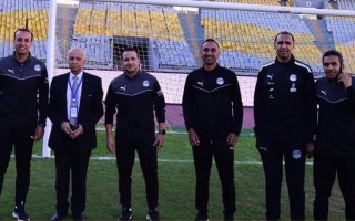 الصورة: حكم مباراة الزمالك وسموحة يتعرض إلى حادث قبل انطلاق المواجهة