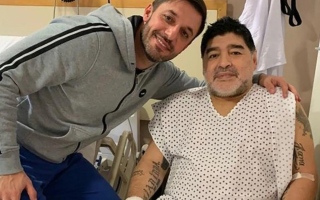 الصورة: طبيب شرعي يكشف عن شيء خطير أثناء تشريح جثة مارادونا