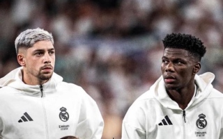 الصورة: قبل الكلاسيكو أمام برشلونة.. شجار بالأيدي بين ثنائي جديد في ريال مدريد