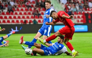 الصورة: شباب الأهلي يجمع نقاط "النصر" في ليلة خسارة الدوري