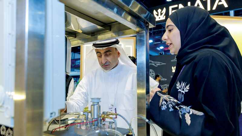 جامعة الإمارات استعرضت 12 مشروعاً علمياً وبحثياً يعكس قدراتها في مجالات الابتكار والتكنولوجيا التطبيقية. من المصدر