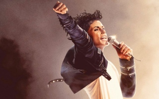الصورة: &laquo;Michael&raquo; يختار &laquo;السلامة&raquo;.. احتفاء بصري بعيداً عن تعقيدات حياة جاكسون