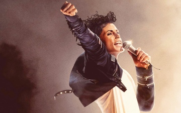 الصورة: &laquo;Michael&raquo; يختار &laquo;السلامة&raquo;.. احتفاء بصري بعيداً عن تعقيدات حياة جاكسون