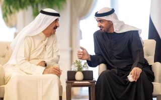 الصورة: رئيس الدولة يستقبل حاكم أم القيوين وولي عهده