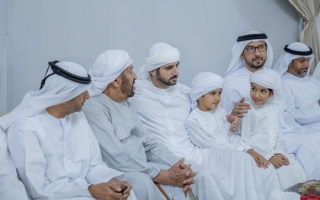 حمدان بن محمد يقدم واجب العزاء في وفاة حاضر جمعه المهيري