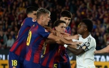الصورة: مشهد "غير مألوف" بعد نهاية "كلاسيكو" برشلونة وريال مدريد (فيديو)