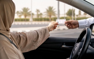 الصورة: &laquo;الداخلية&raquo;: الرخص الرقمية للسائق والمركبة بديل معتمد للنسخ الورقية