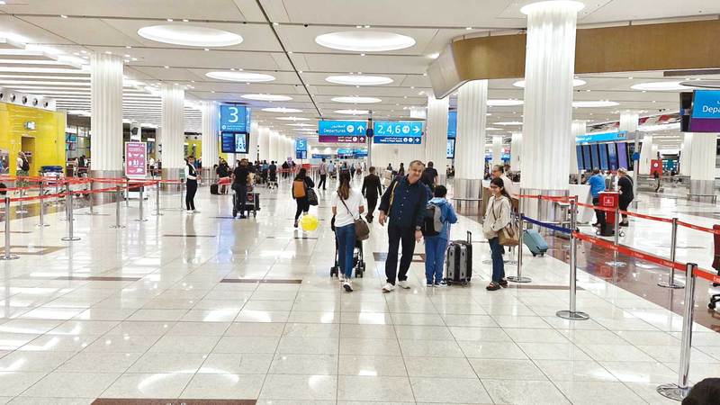المسافرون الذين تأخروا في الحجز يواجهون أسعاراً أعلى بكثير. الإمارات اليوم