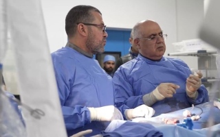 الصورة: مستشفى القاسمي يجري أول عملية بتقنية متطورة لعلاج تكلس الشرايين التاجية