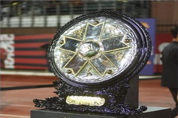 مشهد استثنائي.. درع الدوري المصري يهبط على الزمالك أو بيراميدز أو الأهلي من "طائرة"