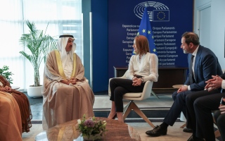 صقر غباش يبحث مع ميتسولا تعزيز الحوار البرلماني الإماراتي الأوروبي وتداعيات الأوضاع في الشرق الأوسط صقر غباش يبحث مع ميتسولا تعزيز الحوار البرلماني الإماراتي الأوروبي وتداعيات الأوضاع في الشرق الأوسط