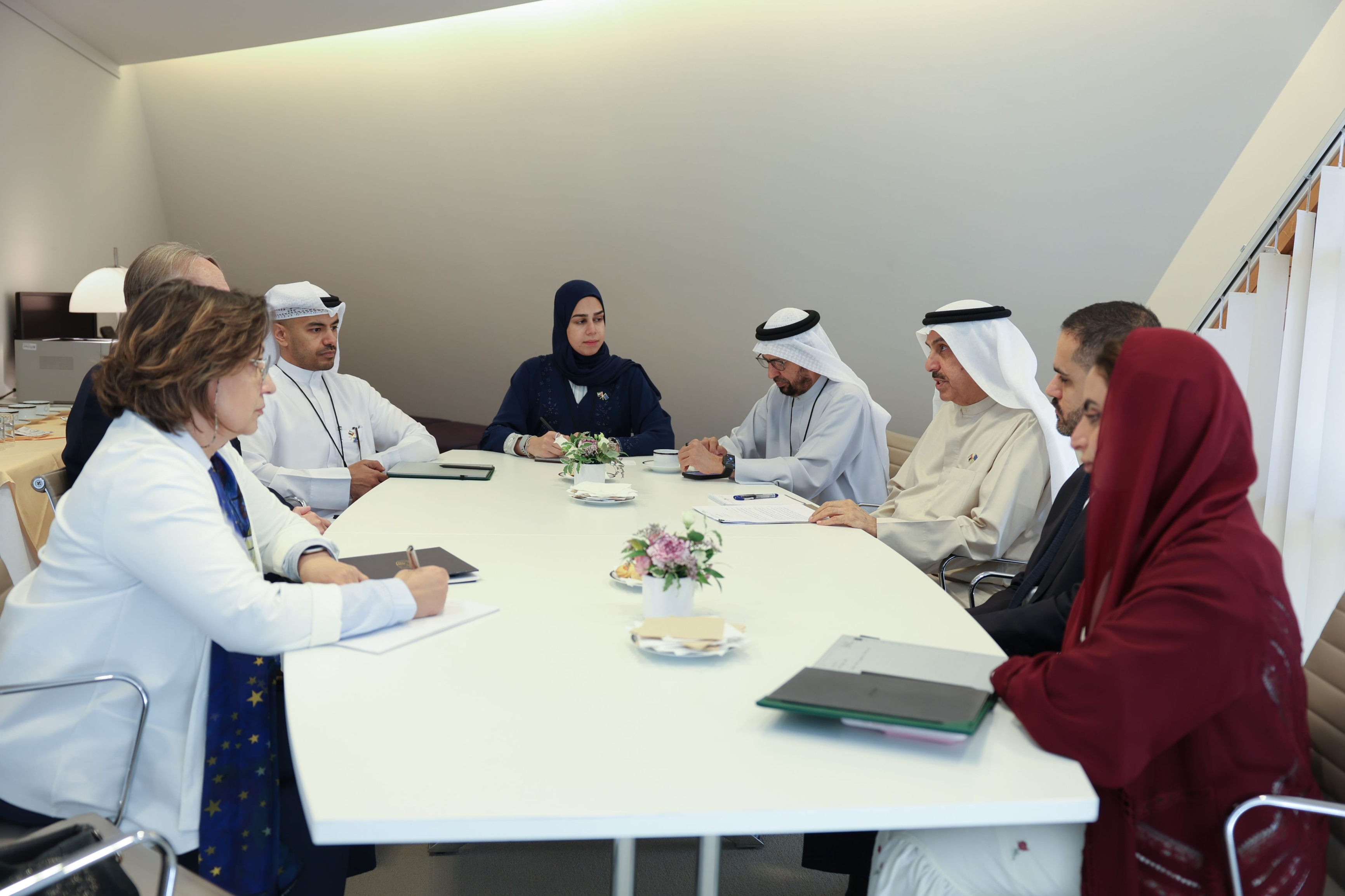 صقر غباش: الإمارات تمتلك رؤية استراتيجية استباقية للتعامل مع التحديات والأزمات الجيوسياسية صقر غباش: الإمارات تمتلك رؤية استراتيجية استباقية للتعامل مع التحديات والأزمات الجيوسياسية