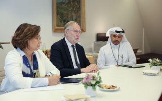 صقر غباش: الإمارات تمتلك رؤية استراتيجية استباقية للتعامل مع التحديات والأزمات الجيوسياسية