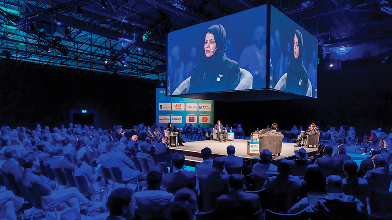 الإمارات تعرض رؤيتها لتعزيز اقتصاد الهيدروجين بقمة روتردام الإمارات تعرض رؤيتها لتعزيز اقتصاد الهيدروجين بقمة روتردام