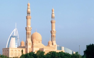 الصورة: "الشؤون الإسلامية والعمل الخيري": 05:45 صباحاً موعد صلاة عيد الأضحى في مساجد دبي