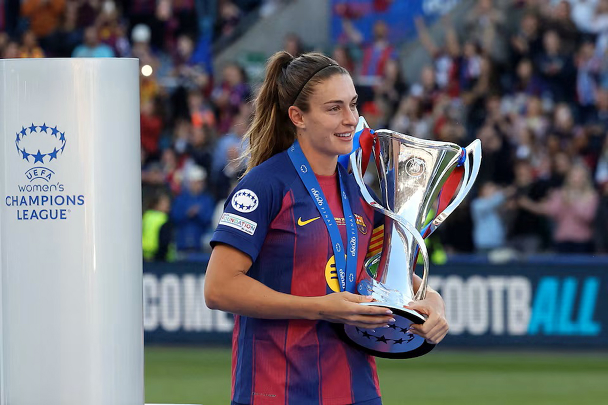 "حسناء برشلونة" تعلن الرحيل بعد 14 سنة من الإنجازات