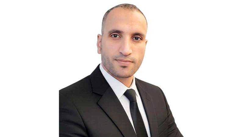 محمد يحيى نصار: &laquo;الحماس الجماعي اللحظي&raquo; يدفع أفراد العائلة للتفاعل مع الفكرة عاطفياً عند طرحها، دون وجود تصور واقعي وواضح لآلية التنفيذ.