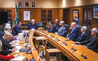 الصورة: غرف دبي تبحث تعزيز التجارة والاستثمار مع جنوب إفريقيا
