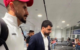 الصورة: احتجاز نجم أسود الرافدين أيمن حسين 7 ساعات في مطار شيكاغو