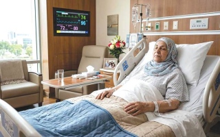 الصورة: &laquo;أم سالم&raquo; تحتاج إلى 20 ألف درهم لعلاج سرطان القولون