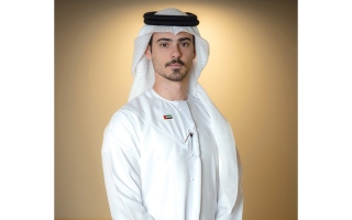 الصورة: إيطالي يرمس بالإماراتي ويدندن بـ &laquo;شفت برق لاح&raquo; (فيديو)