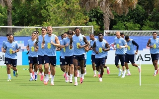 الصورة: إصابة 9 أشخاص في هجوم مسلح قرب مقر إقامة منتخب إنجلترا