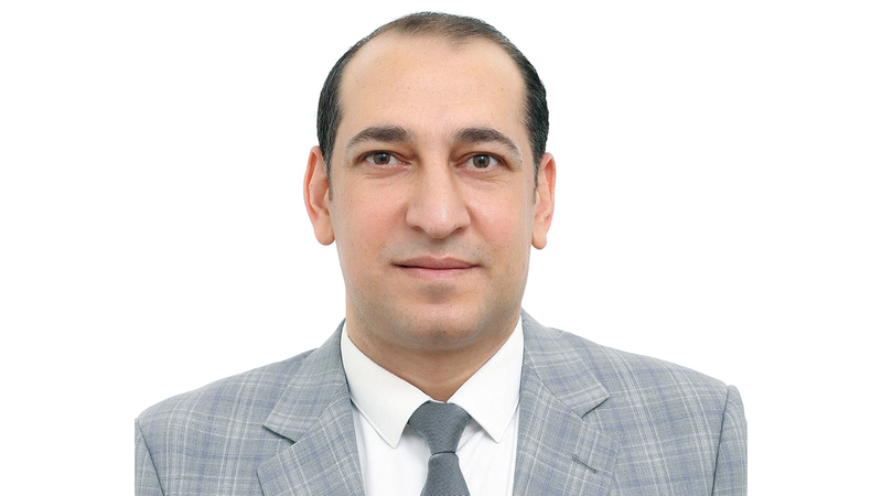 عمرو عبدالحميد: الطفل يفتقر إلى أدوات التحقق النقدي، ما يجعله يتعامل مع المحتوى الافتراضي بوصفه واقعاً.