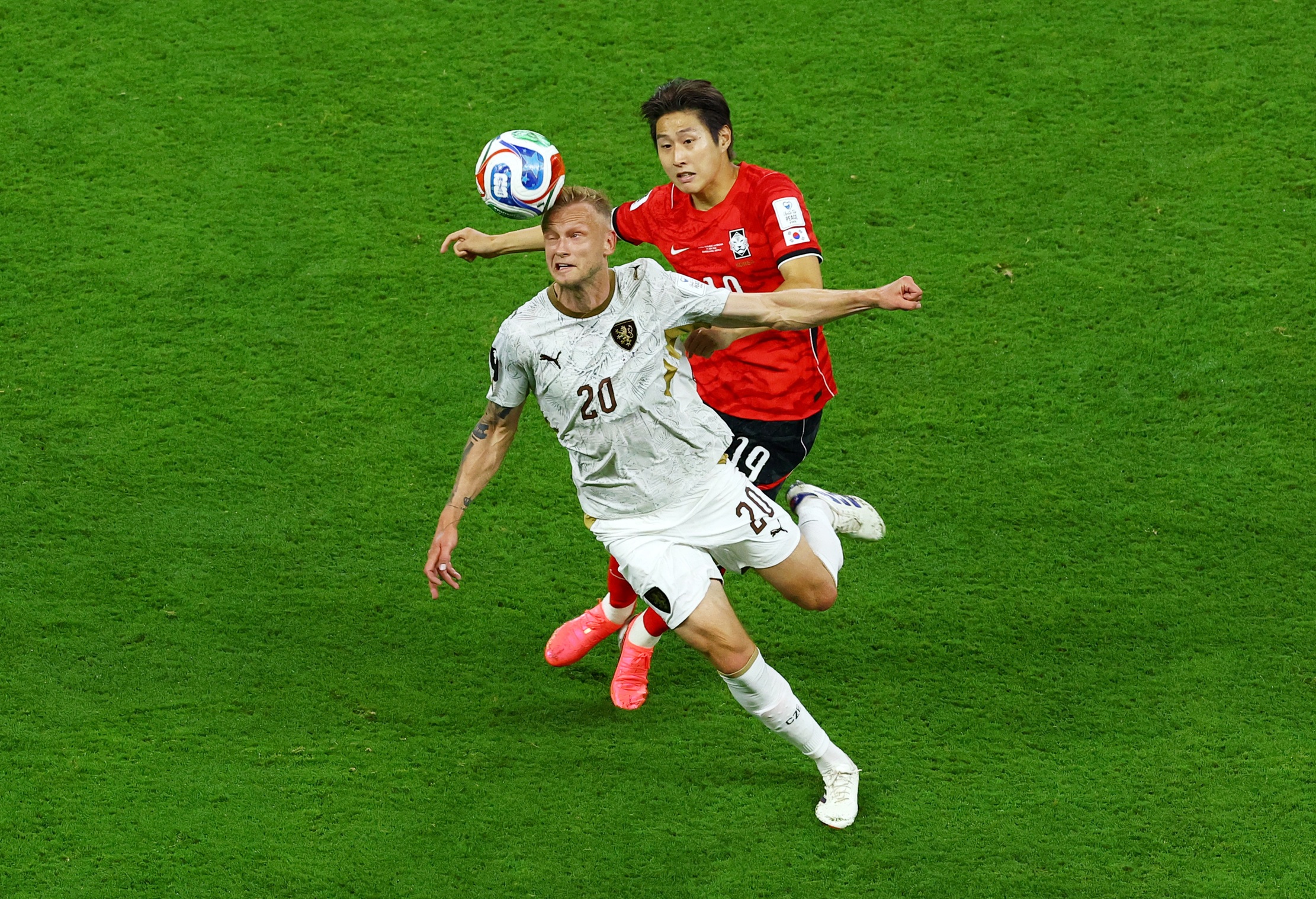 مواجهات ومواعيد مباريات اليوم الثاني من كأس العالم