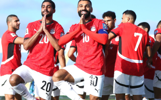 الصورة: اتحاد الكرة المصري يوضح طبيعة الخلاف مع "فيفا" بشأن قميص الفراعنة
