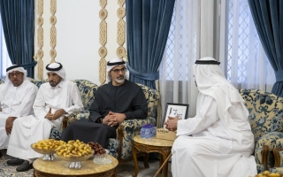 خالد بن محمد بن زايد يعزي في وفاة فاطمة هلال راشد المزروعي