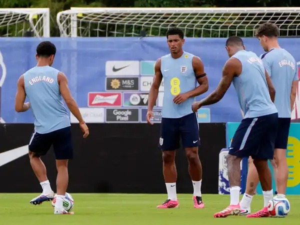 القبض على شخصين مشتبه بهما في سرقة معدات منتخب إنجلترا