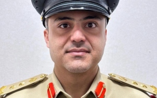 الصورة: شرطة دبي تُعيد لمسافر حقيبة تحوي 3 ساعات فاخرة وجهازي حاسوب