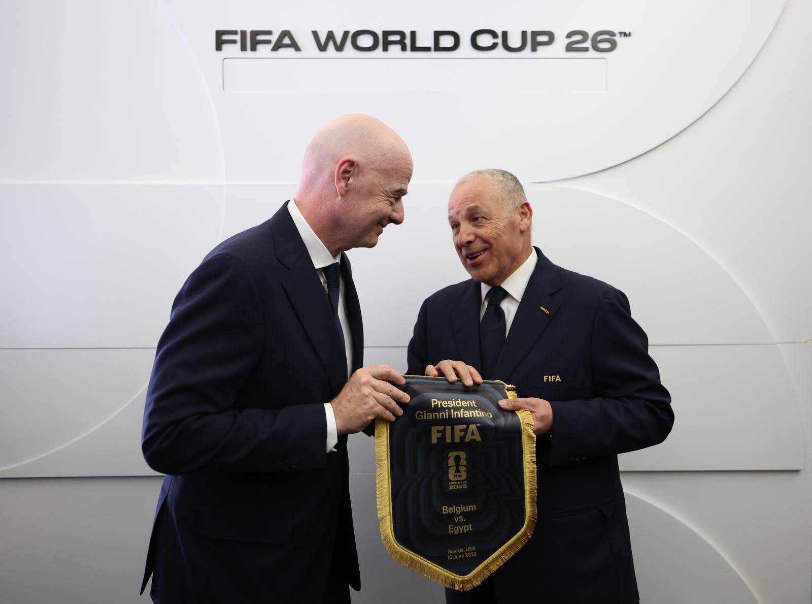 "فيفا" يمنح الاتحاد المصري درع كأس العالم