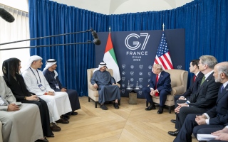 الصورة: رئيس الدولة يبحث مع الرئيس الأميركي العلاقات الاستراتيجية والتطورات الإقليمية