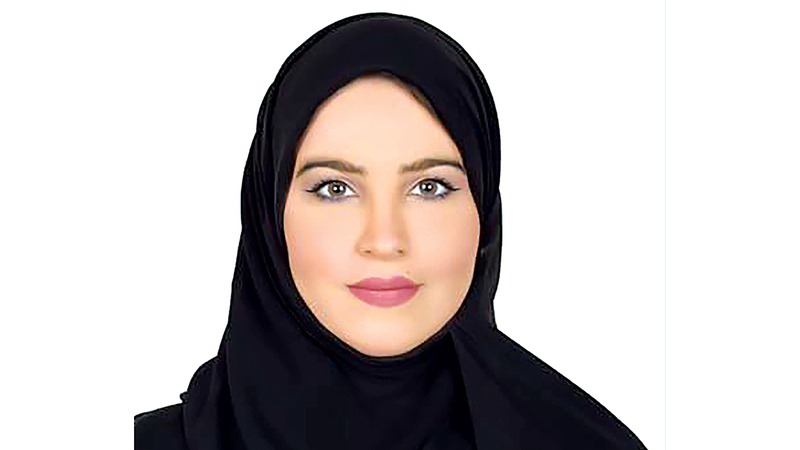 عائشة الكندي: المحتالون الإلكترونيون يستغلون فضول الأطفال الفطري، ورغبتهم في التجاوب مع الكبار، لإطالة المحادثة للحصول على معلومات عن أسرهم.