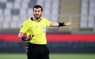 طاقم تحكيم عربي يدير مباراة مصر ونيوزيلندا في كأس العالم