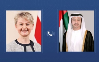عبدالله بن زايد يبحث العلاقات الاستراتيجية مع وزير الخارجية البريطاني