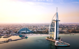 طقس الإمارات غداً.. صحو إلى غائم جزئياً والرياح خفيفة إلى معتدلة السرعة