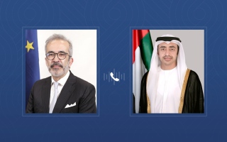 عبدالله بن زايد ووزير خارجية البرتغال يبحثان هاتفياً العلاقات الثنائية والتطورات الإقليمية