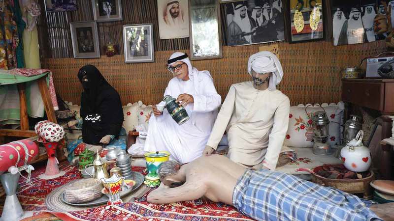 علي بن درويش دشّن قريته التراثية في ذكرى عيد الاتحاد عام 1999. تصوير: إبراهيم صادق