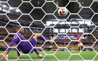 الصورة: محمد صلاح ومبابي في مشهد واحد.. مصر تكتب التاريخ بالمونديال