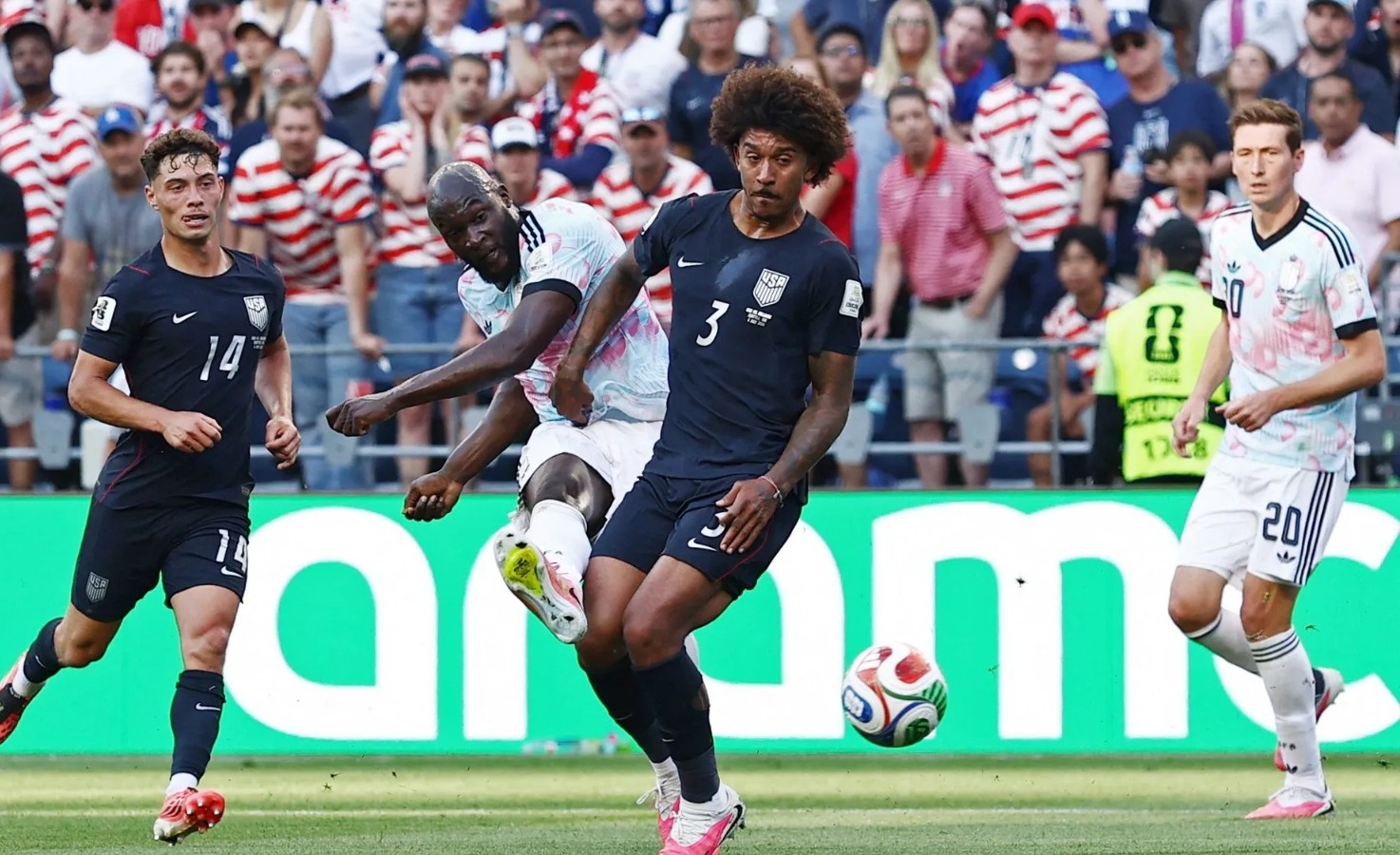بلجيكا تفوز 4 -1 على أميركا وتبلغ دور الثمانية بكأس العالم لكرة القدم