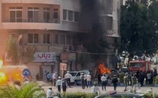 الصورة: انفجاران يهزان محيط فندق إقامة ماكرون في دمشق