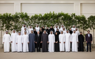 الصورة: رئيس الدولة: المجتمع القوي والمتماسك ركيزة أساسية لبناء وطن قوي وقادر على مواجهة التحديات