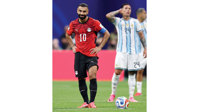 مصر تودع كأس العالم بأداء بطولي.. وميسي ينتفض ويؤهل الأرجنتين
