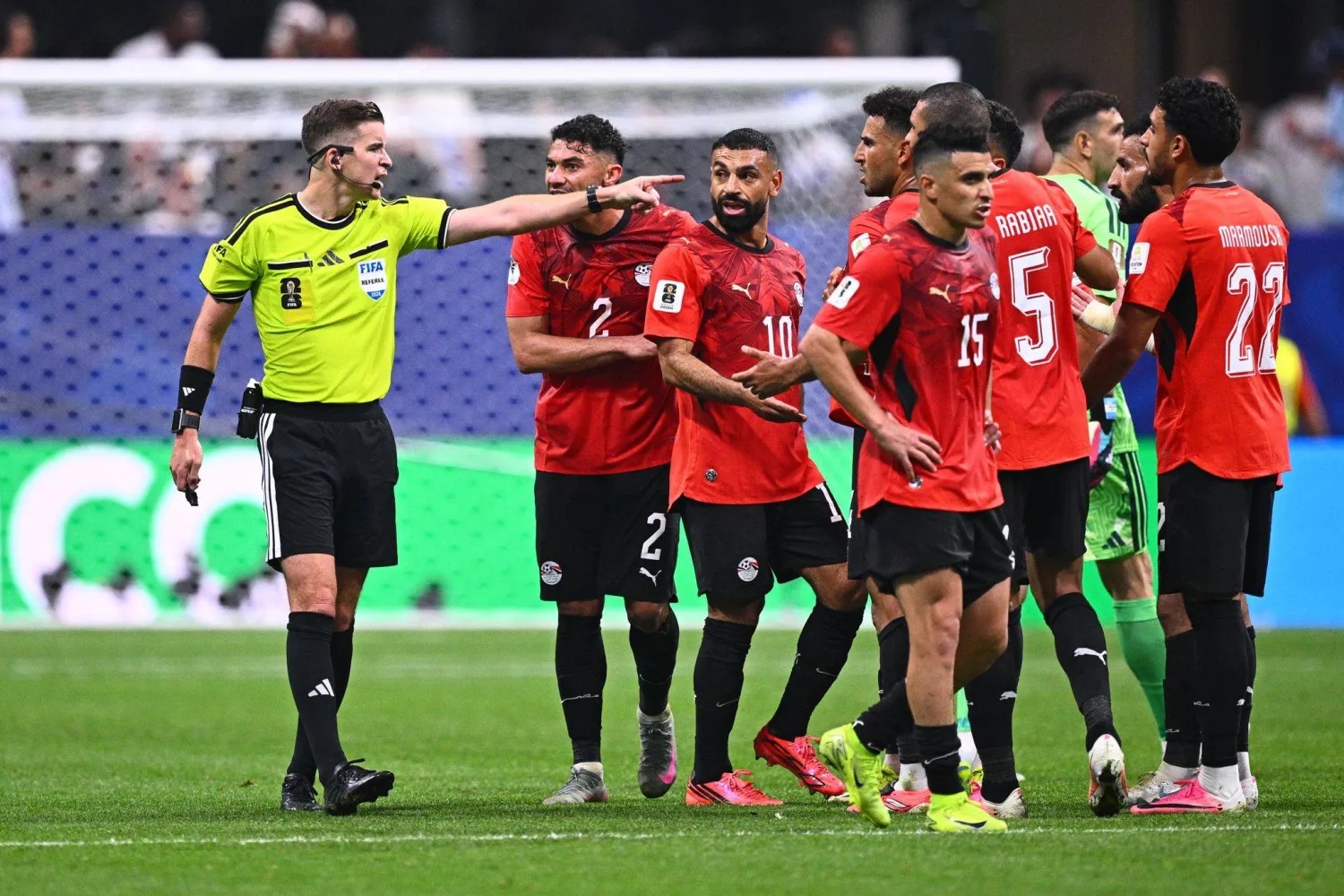 وسائل إعلام عالمية تواكب أزمة التحكيم.. اهتمام واسع بمطالبة مصر بإقصاء ليتكسير من المونديال
