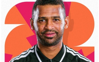 الصورة: الإماراتي محمد عبيد ضمن طاقم حكام مباراة إنجلترا والنرويج في ربع نهائي كأس العالم
