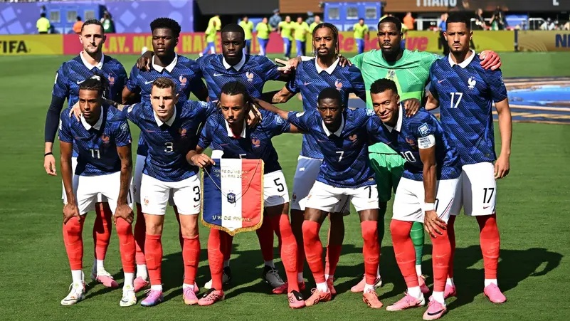 "المنتخب الإفريقي بلا أدب"!.. سياسية أرجنتينية تهاجم "الديوك" بكأس العالم والسفارة الفرنسية ترد بقوة!